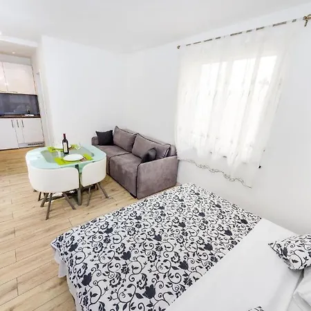 Forum Center Old Town *